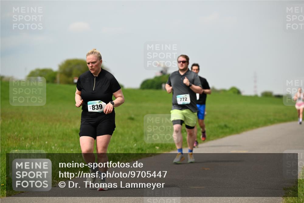 10.05.2026 - 8. Wedeler Halbmarathon Dr. Thomas Lammeyer http://msf.ph/oto/9705447 10.05.2026 11:54:08 Laufen 772, 839 meine-sportfotos.de