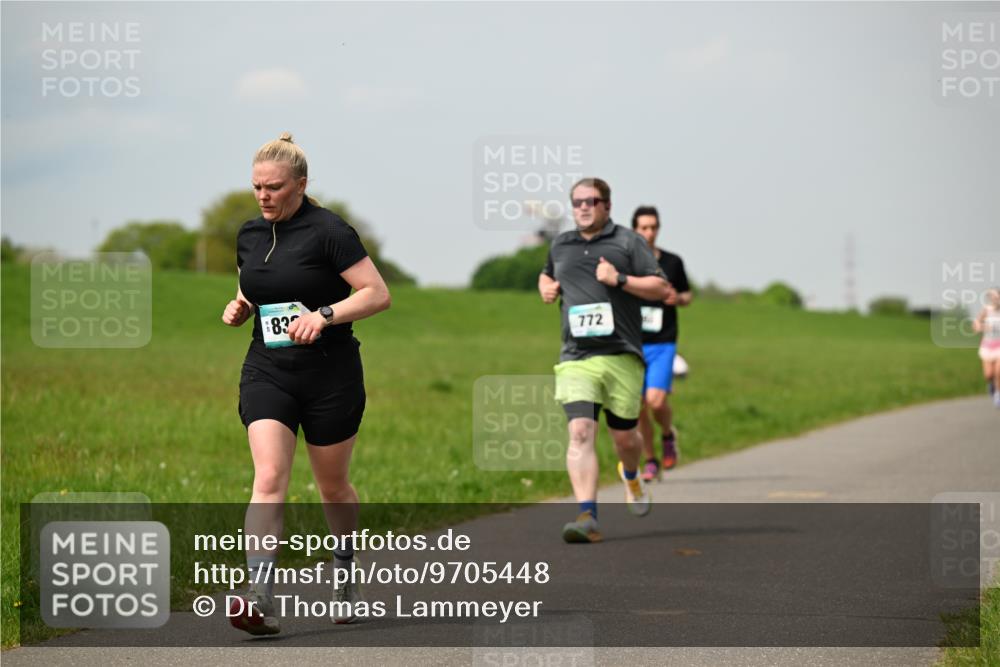 10.05.2026 - 8. Wedeler Halbmarathon Dr. Thomas Lammeyer http://msf.ph/oto/9705448 10.05.2026 11:54:08 Laufen 772 meine-sportfotos.de