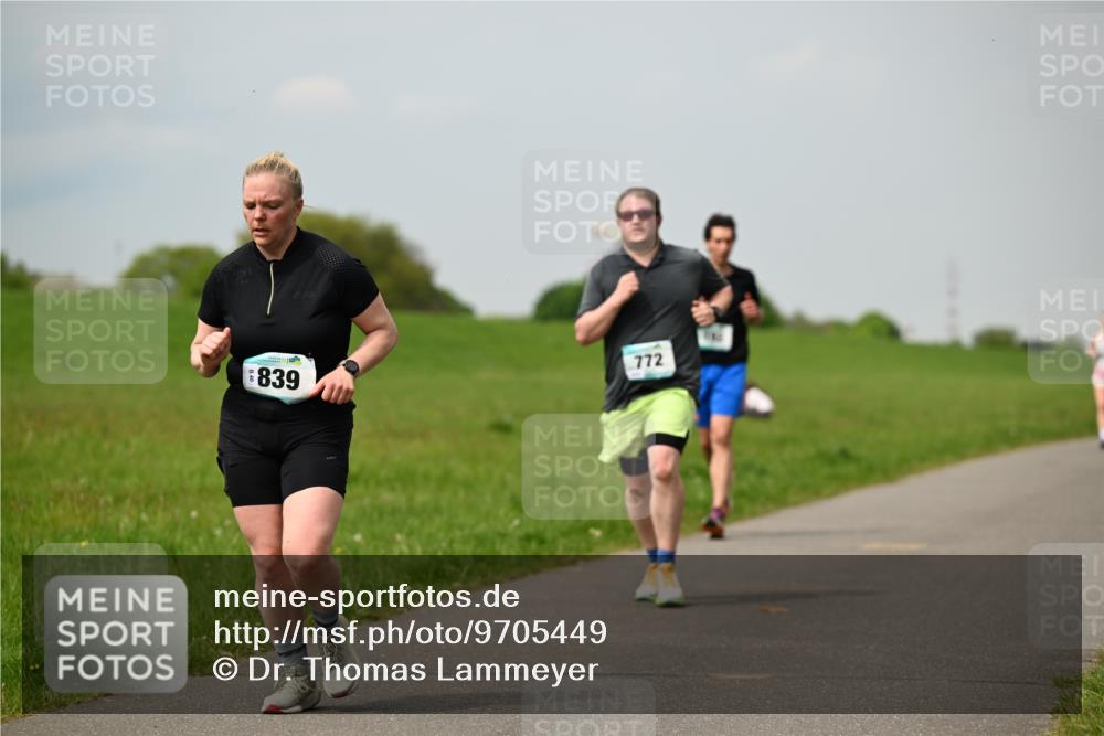 10.05.2026 - 8. Wedeler Halbmarathon Dr. Thomas Lammeyer http://msf.ph/oto/9705449 10.05.2026 11:54:08 Laufen 839, 772 meine-sportfotos.de