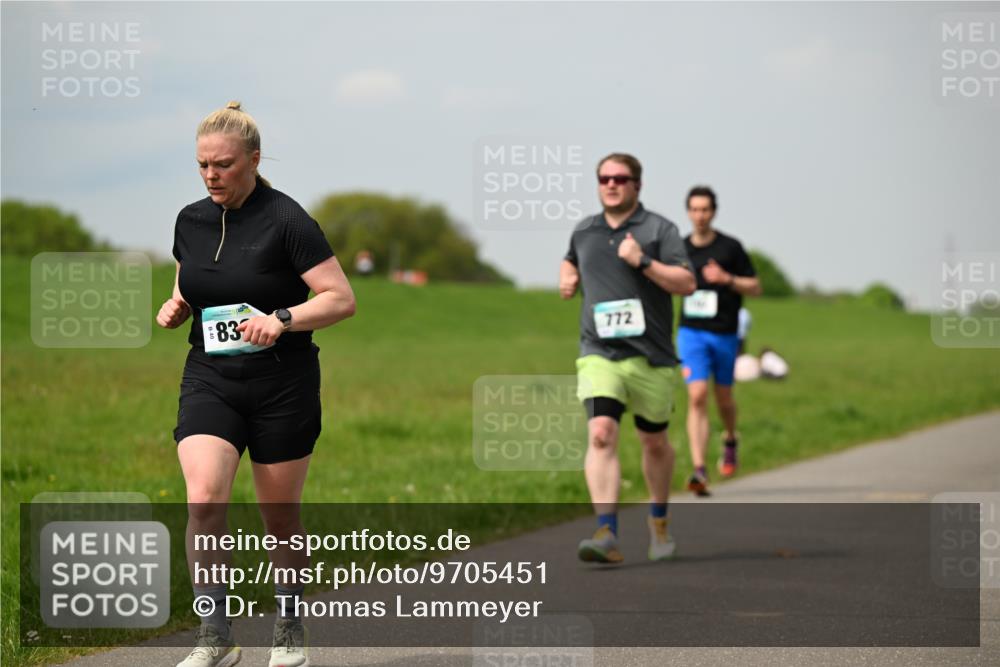 10.05.2026 - 8. Wedeler Halbmarathon Dr. Thomas Lammeyer http://msf.ph/oto/9705451 10.05.2026 11:54:09 Laufen 772 meine-sportfotos.de
