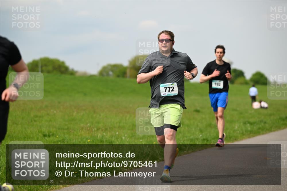10.05.2026 - 8. Wedeler Halbmarathon Dr. Thomas Lammeyer http://msf.ph/oto/9705461 10.05.2026 11:54:10 Laufen 772, 192 meine-sportfotos.de