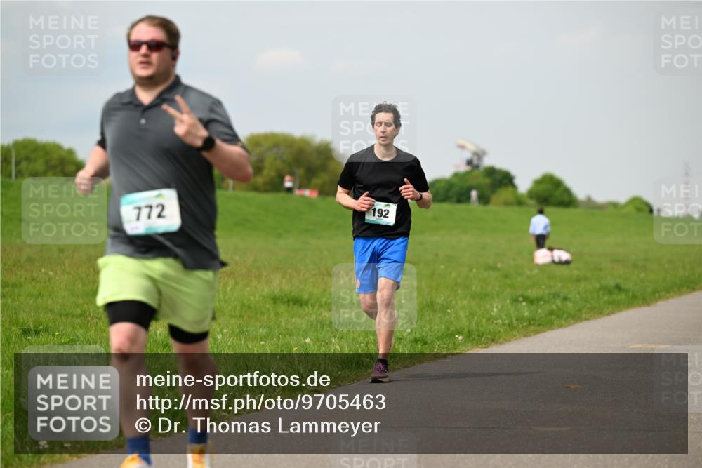 10.05.2026 - 8. Wedeler Halbmarathon Dr. Thomas Lammeyer http://msf.ph/oto/9705463 10.05.2026 11:54:11 Laufen 772, 192 meine-sportfotos.de