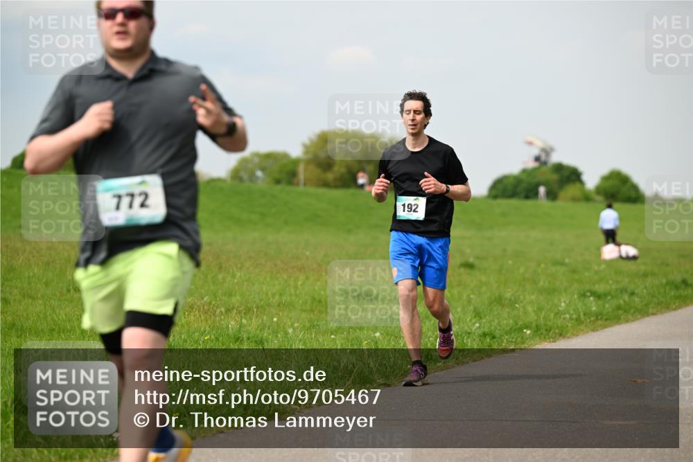 10.05.2026 - 8. Wedeler Halbmarathon Dr. Thomas Lammeyer http://msf.ph/oto/9705467 10.05.2026 11:54:11 Laufen 772, 192 meine-sportfotos.de