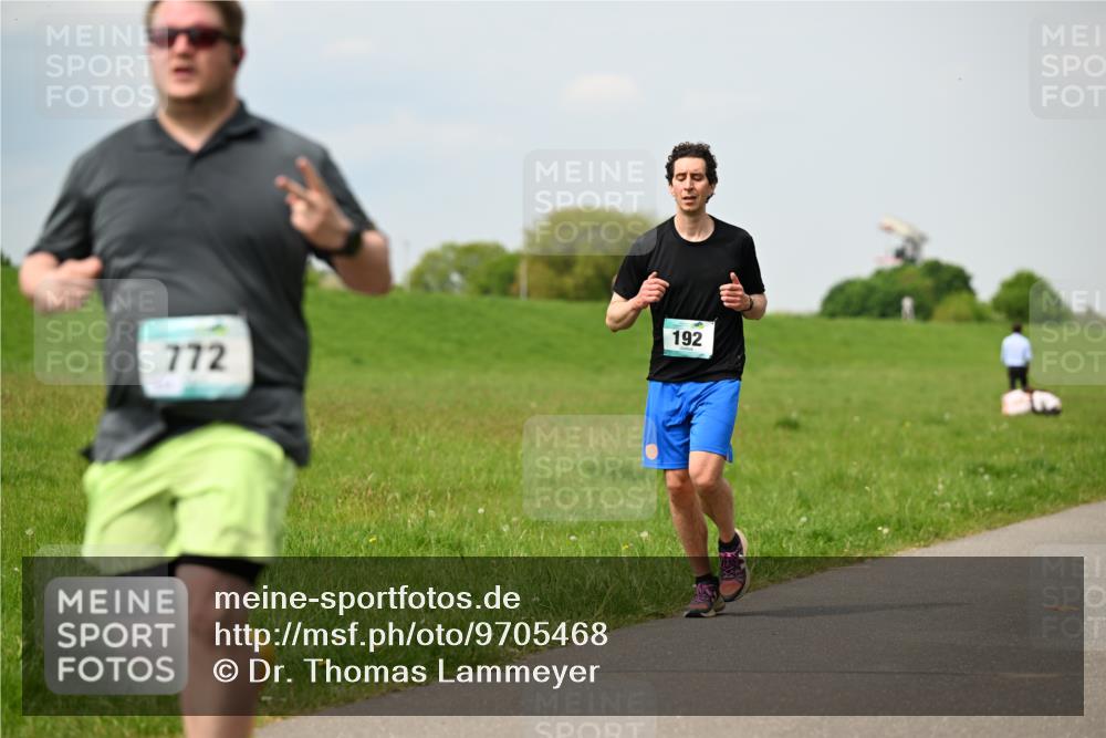 10.05.2026 - 8. Wedeler Halbmarathon Dr. Thomas Lammeyer http://msf.ph/oto/9705468 10.05.2026 11:54:11 Laufen 772, 192 meine-sportfotos.de