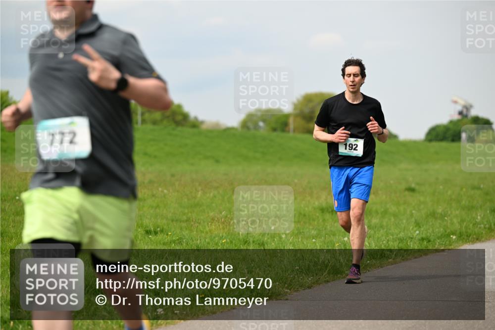 10.05.2026 - 8. Wedeler Halbmarathon Dr. Thomas Lammeyer http://msf.ph/oto/9705470 10.05.2026 11:54:12 Laufen 772, 192 meine-sportfotos.de