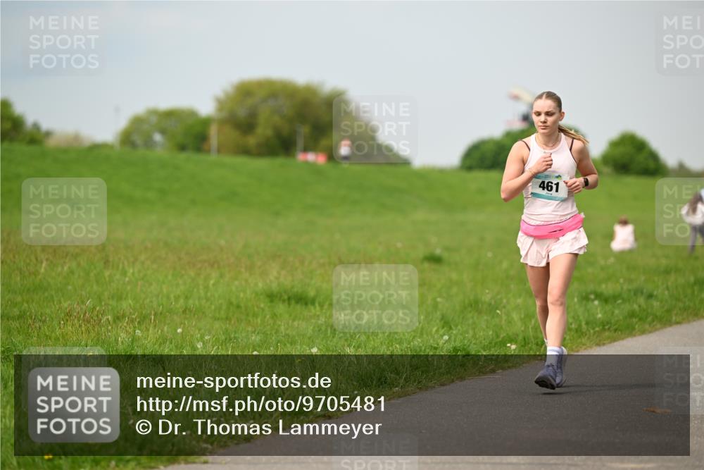 10.05.2026 - 8. Wedeler Halbmarathon Dr. Thomas Lammeyer http://msf.ph/oto/9705481 10.05.2026 11:54:19 Laufen 461 meine-sportfotos.de