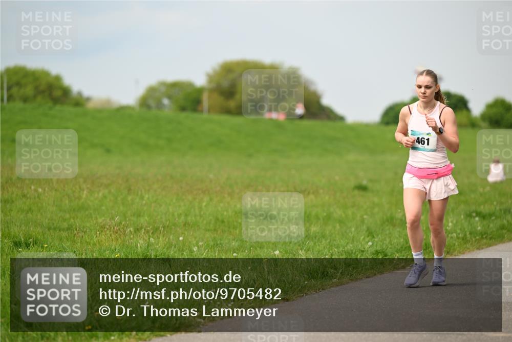 10.05.2026 - 8. Wedeler Halbmarathon Dr. Thomas Lammeyer http://msf.ph/oto/9705482 10.05.2026 11:54:19 Laufen 461 meine-sportfotos.de