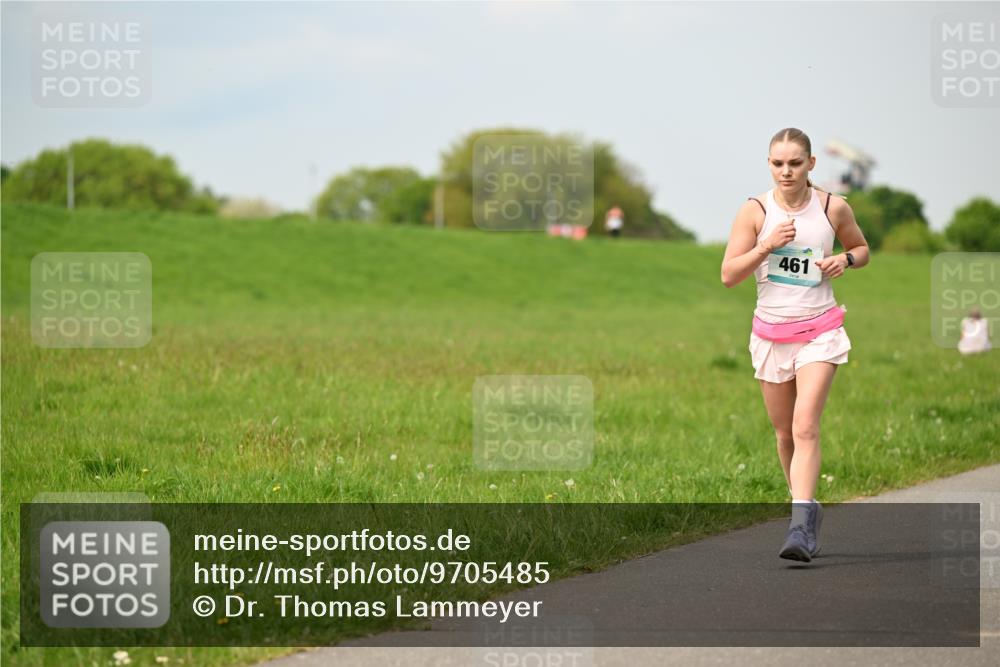 10.05.2026 - 8. Wedeler Halbmarathon Dr. Thomas Lammeyer http://msf.ph/oto/9705485 10.05.2026 11:54:19 Laufen 461 meine-sportfotos.de