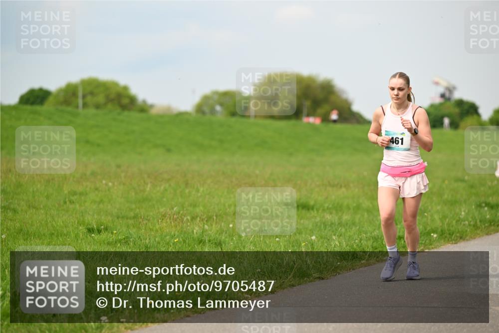 10.05.2026 - 8. Wedeler Halbmarathon Dr. Thomas Lammeyer http://msf.ph/oto/9705487 10.05.2026 11:54:20 Laufen 461 meine-sportfotos.de
