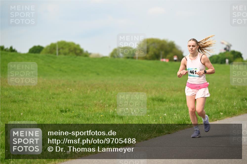 10.05.2026 - 8. Wedeler Halbmarathon Dr. Thomas Lammeyer http://msf.ph/oto/9705488 10.05.2026 11:54:20 Laufen 461 meine-sportfotos.de