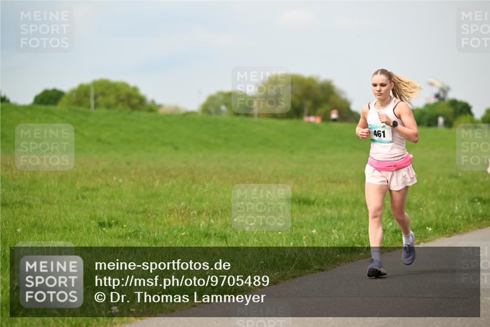 10.05.2026 - 8. Wedeler Halbmarathon Dr. Thomas Lammeyer http://msf.ph/oto/9705489 10.05.2026 11:54:20 Laufen 461 meine-sportfotos.de