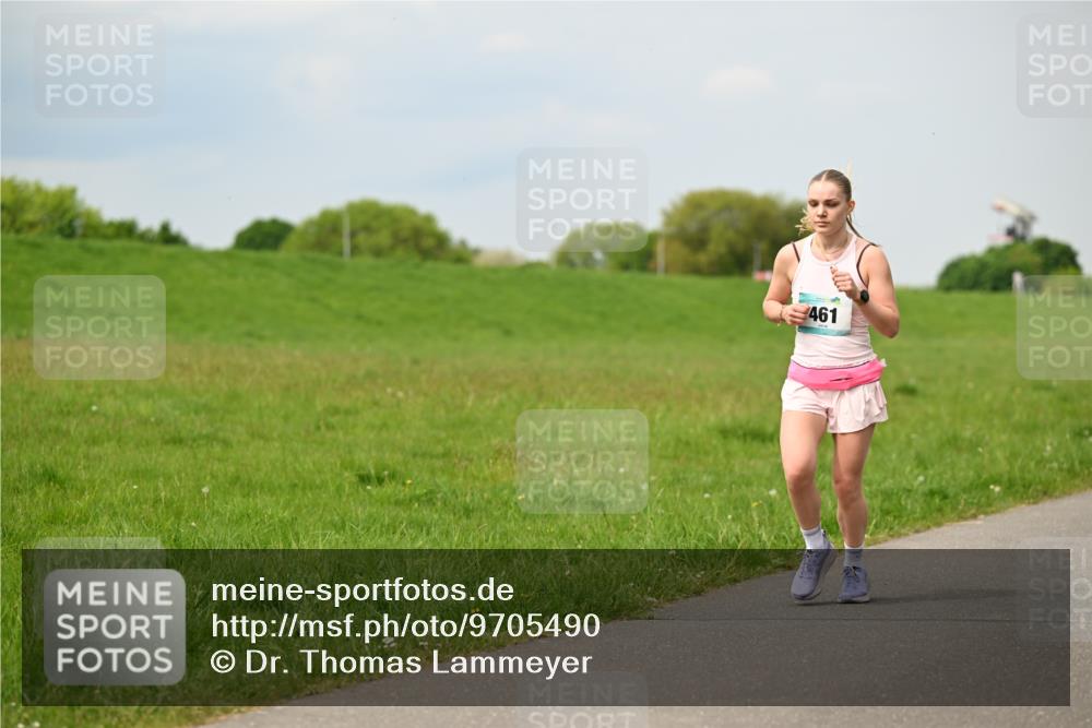 10.05.2026 - 8. Wedeler Halbmarathon Dr. Thomas Lammeyer http://msf.ph/oto/9705490 10.05.2026 11:54:20 Laufen 461 meine-sportfotos.de