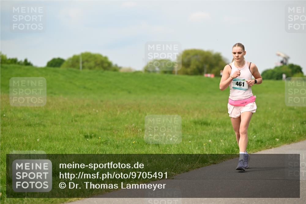 10.05.2026 - 8. Wedeler Halbmarathon Dr. Thomas Lammeyer http://msf.ph/oto/9705491 10.05.2026 11:54:20 Laufen 461 meine-sportfotos.de