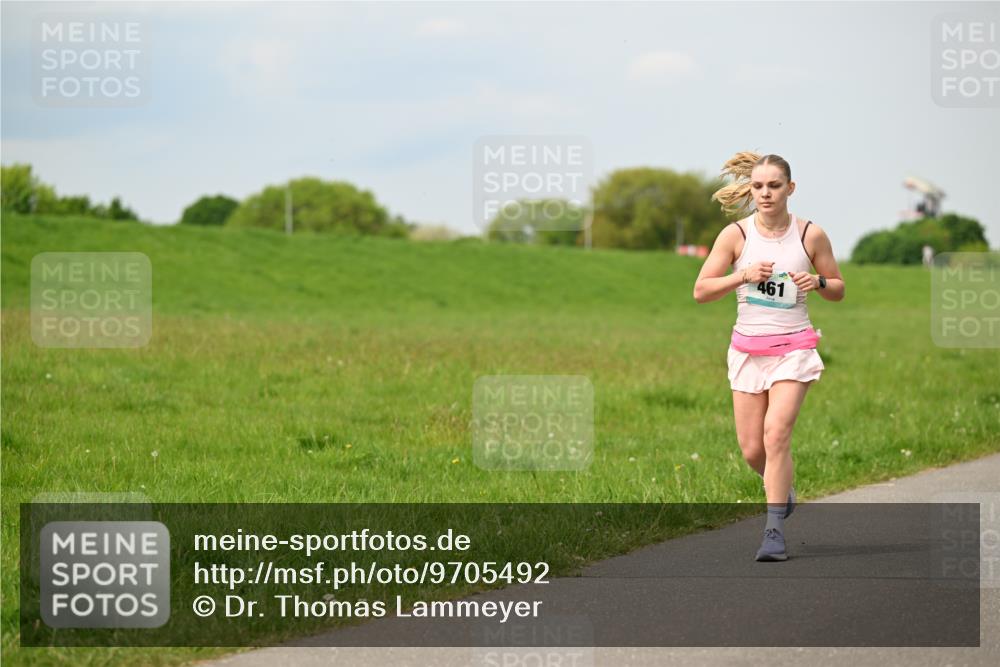 10.05.2026 - 8. Wedeler Halbmarathon Dr. Thomas Lammeyer http://msf.ph/oto/9705492 10.05.2026 11:54:20 Laufen 461 meine-sportfotos.de