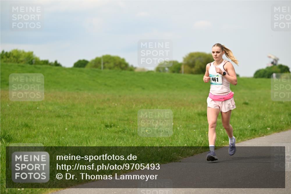 10.05.2026 - 8. Wedeler Halbmarathon Dr. Thomas Lammeyer http://msf.ph/oto/9705493 10.05.2026 11:54:20 Laufen 461 meine-sportfotos.de