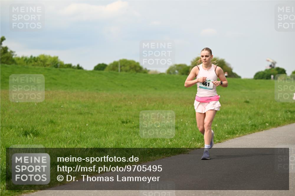 10.05.2026 - 8. Wedeler Halbmarathon Dr. Thomas Lammeyer http://msf.ph/oto/9705495 10.05.2026 11:54:21 Laufen 461 meine-sportfotos.de