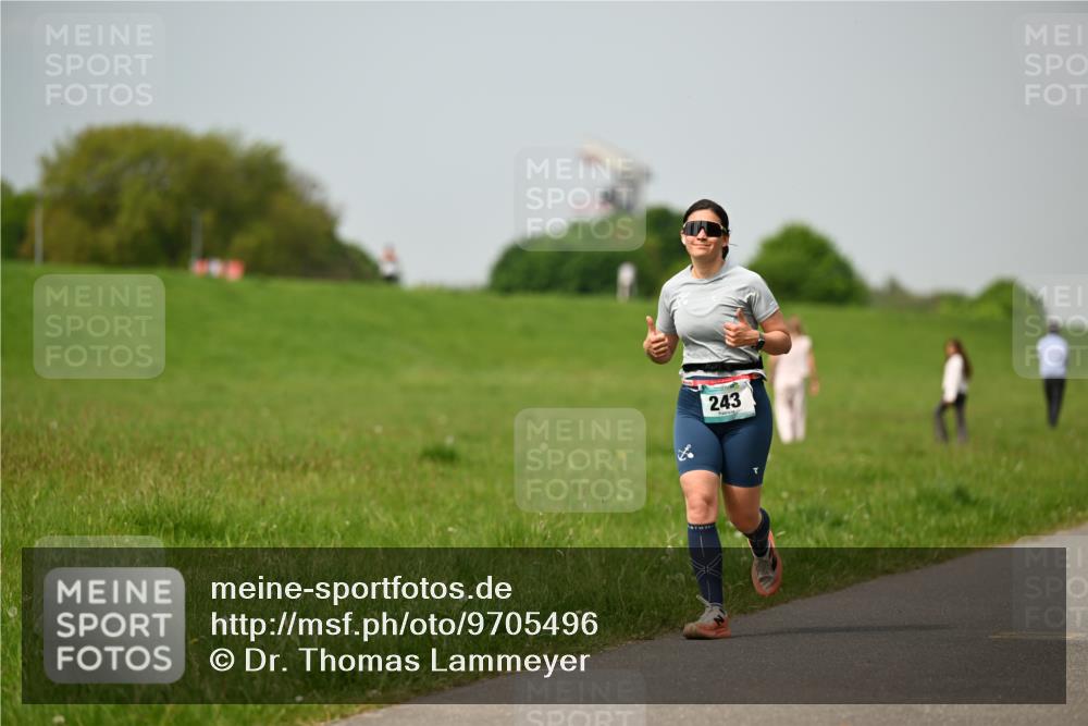 10.05.2026 - 8. Wedeler Halbmarathon Dr. Thomas Lammeyer http://msf.ph/oto/9705496 10.05.2026 11:54:29 Laufen 243 meine-sportfotos.de