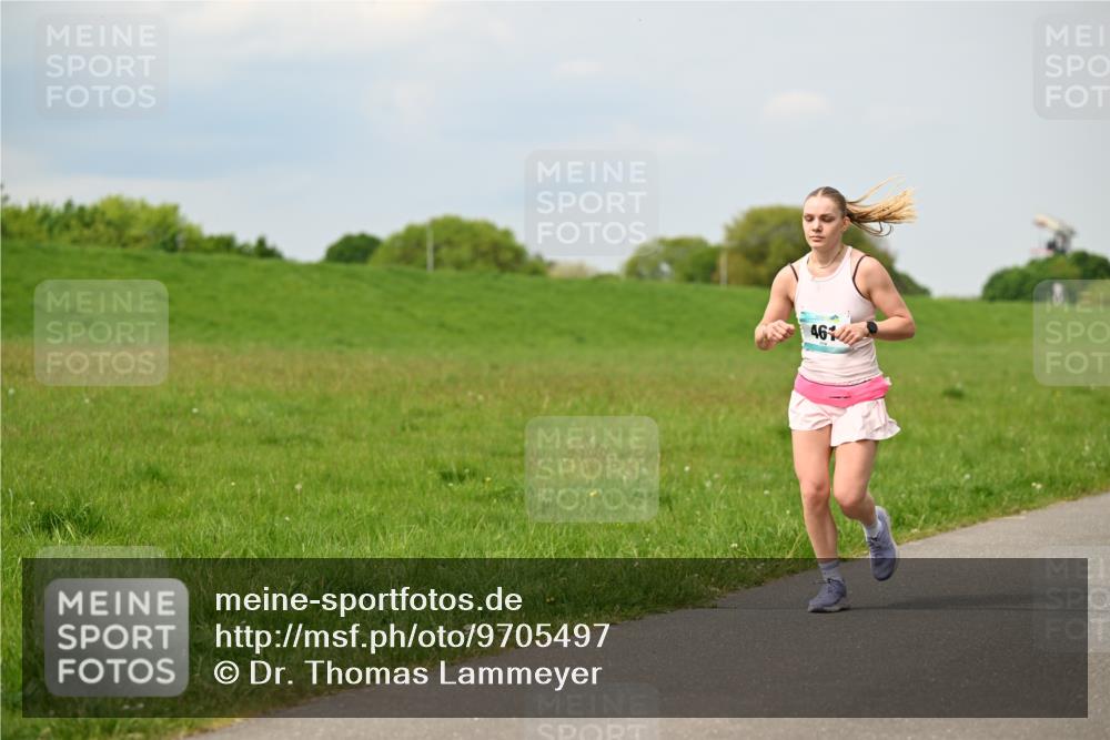 10.05.2026 - 8. Wedeler Halbmarathon Dr. Thomas Lammeyer http://msf.ph/oto/9705497 10.05.2026 11:54:21 Laufen 461 meine-sportfotos.de