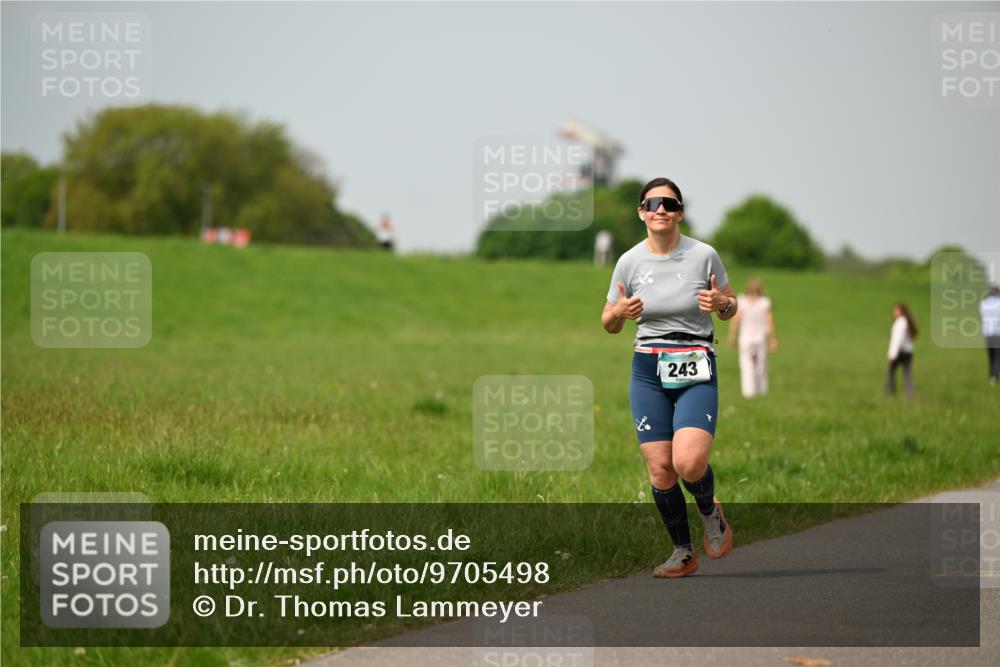 10.05.2026 - 8. Wedeler Halbmarathon Dr. Thomas Lammeyer http://msf.ph/oto/9705498 10.05.2026 11:54:29 Laufen 243 meine-sportfotos.de