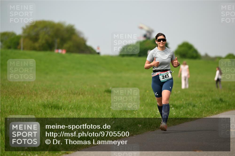 10.05.2026 - 8. Wedeler Halbmarathon Dr. Thomas Lammeyer http://msf.ph/oto/9705500 10.05.2026 11:54:29 Laufen 243 meine-sportfotos.de