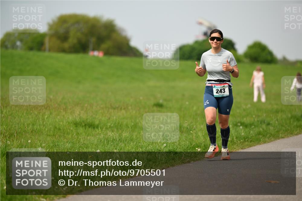 10.05.2026 - 8. Wedeler Halbmarathon Dr. Thomas Lammeyer http://msf.ph/oto/9705501 10.05.2026 11:54:29 Laufen 243 meine-sportfotos.de