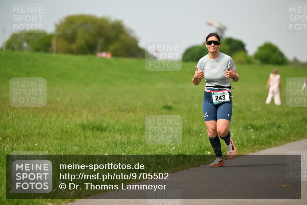 10.05.2026 - 8. Wedeler Halbmarathon Dr. Thomas Lammeyer http://msf.ph/oto/9705502 10.05.2026 11:54:30 Laufen 243 meine-sportfotos.de