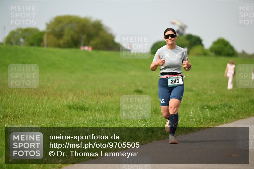 10.05.2026 - 8. Wedeler Halbmarathon Dr. Thomas Lammeyer http://msf.ph/oto/9705505 10.05.2026 11:54:30 Laufen 243 meine-sportfotos.de