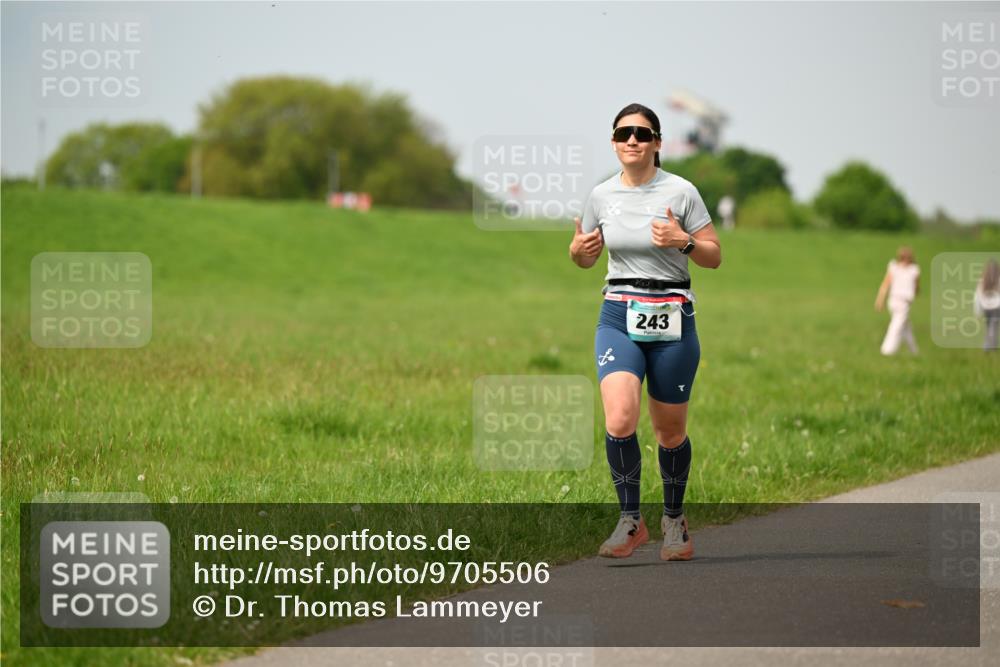 10.05.2026 - 8. Wedeler Halbmarathon Dr. Thomas Lammeyer http://msf.ph/oto/9705506 10.05.2026 11:54:30 Laufen 243 meine-sportfotos.de