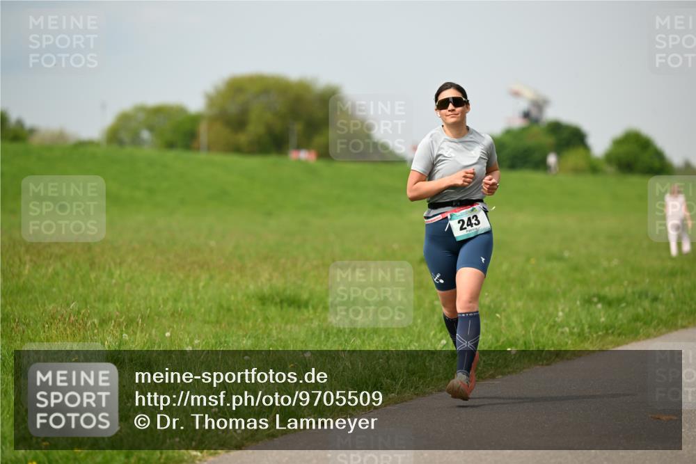 10.05.2026 - 8. Wedeler Halbmarathon Dr. Thomas Lammeyer http://msf.ph/oto/9705509 10.05.2026 11:54:31 Laufen 243 meine-sportfotos.de