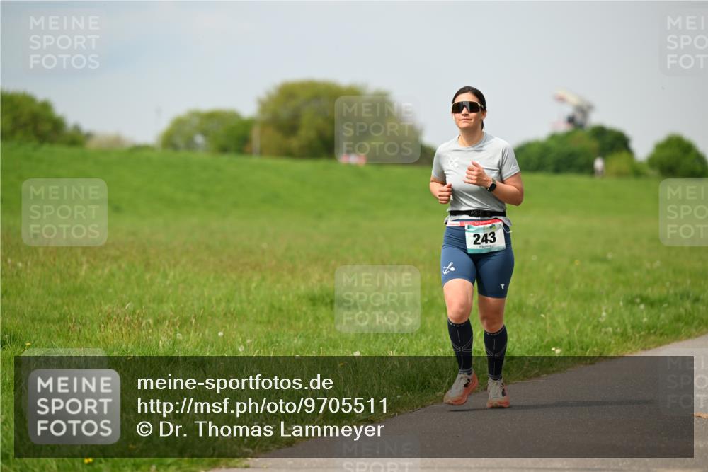 10.05.2026 - 8. Wedeler Halbmarathon Dr. Thomas Lammeyer http://msf.ph/oto/9705511 10.05.2026 11:54:31 Laufen 243 meine-sportfotos.de