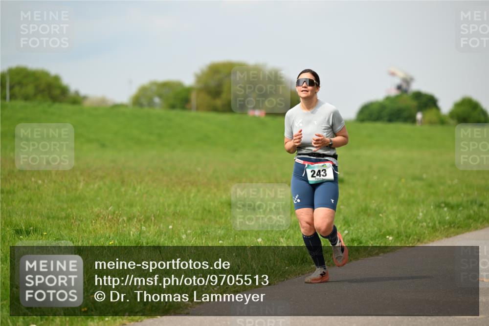 10.05.2026 - 8. Wedeler Halbmarathon Dr. Thomas Lammeyer http://msf.ph/oto/9705513 10.05.2026 11:54:31 Laufen 243 meine-sportfotos.de