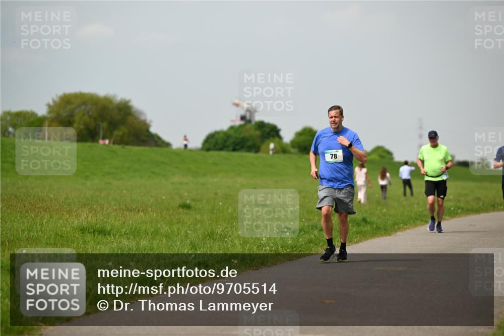 10.05.2026 - 8. Wedeler Halbmarathon Dr. Thomas Lammeyer http://msf.ph/oto/9705514 10.05.2026 11:54:33 Laufen  meine-sportfotos.de