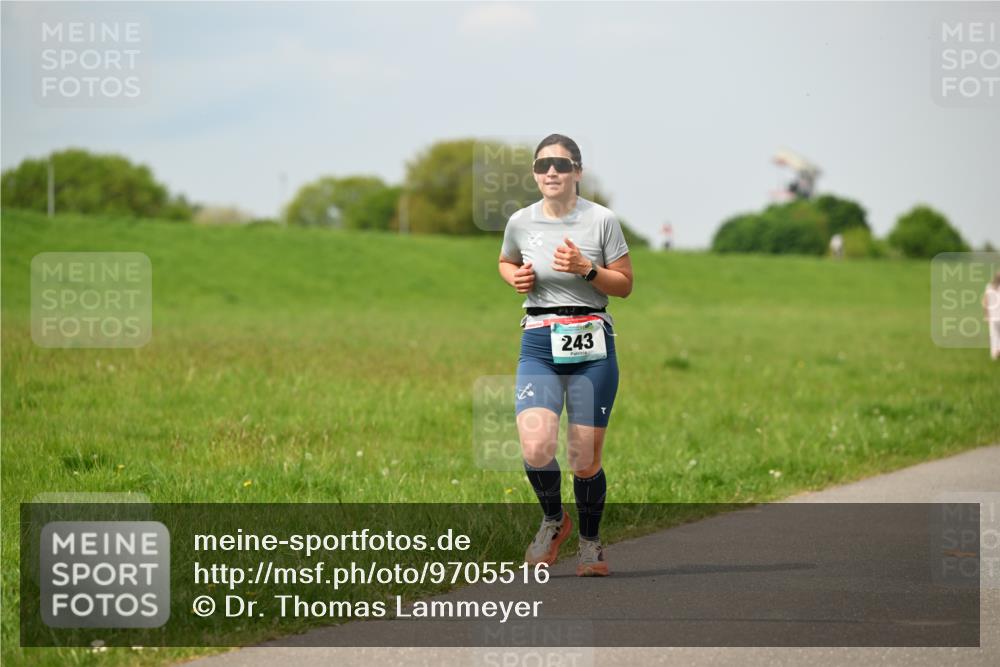 10.05.2026 - 8. Wedeler Halbmarathon Dr. Thomas Lammeyer http://msf.ph/oto/9705516 10.05.2026 11:54:32 Laufen 243 meine-sportfotos.de