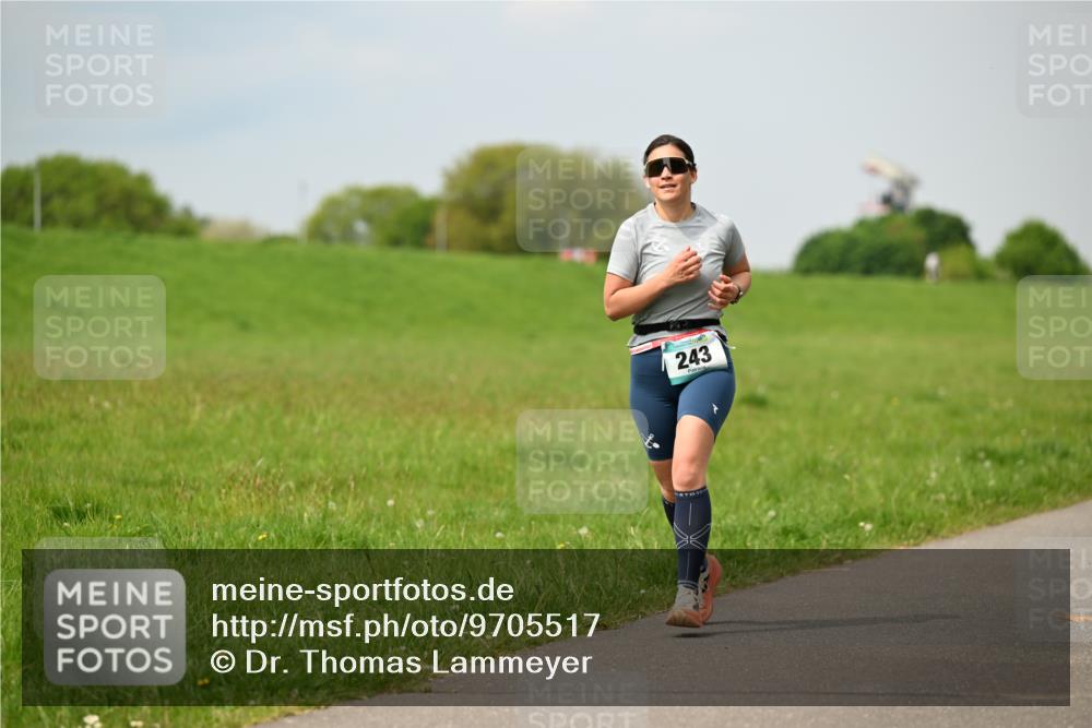 10.05.2026 - 8. Wedeler Halbmarathon Dr. Thomas Lammeyer http://msf.ph/oto/9705517 10.05.2026 11:54:31 Laufen 243 meine-sportfotos.de
