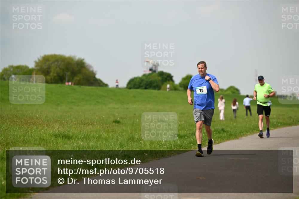 10.05.2026 - 8. Wedeler Halbmarathon Dr. Thomas Lammeyer http://msf.ph/oto/9705518 10.05.2026 11:54:33 Laufen  meine-sportfotos.de