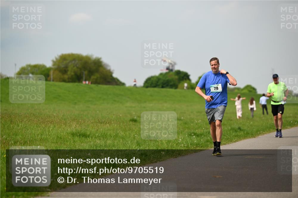10.05.2026 - 8. Wedeler Halbmarathon Dr. Thomas Lammeyer http://msf.ph/oto/9705519 10.05.2026 11:54:33 Laufen  meine-sportfotos.de