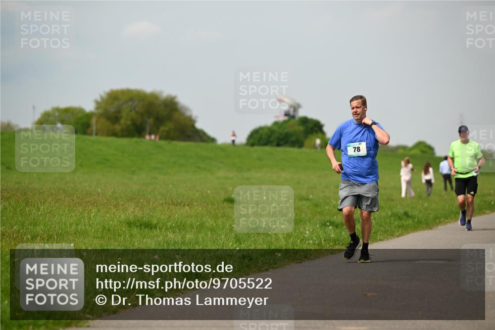 10.05.2026 - 8. Wedeler Halbmarathon Dr. Thomas Lammeyer http://msf.ph/oto/9705522 10.05.2026 11:54:34 Laufen  meine-sportfotos.de