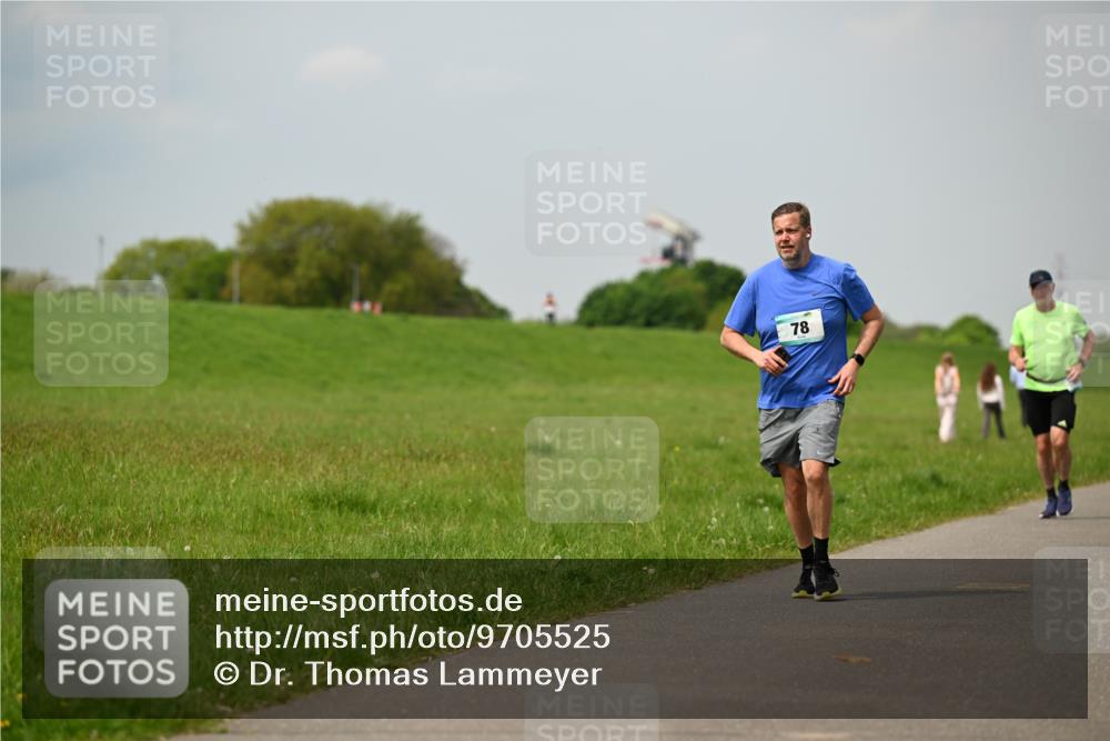 10.05.2026 - 8. Wedeler Halbmarathon Dr. Thomas Lammeyer http://msf.ph/oto/9705525 10.05.2026 11:54:34 Laufen  meine-sportfotos.de