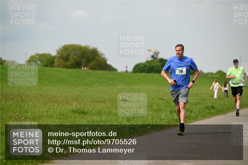 10.05.2026 - 8. Wedeler Halbmarathon Dr. Thomas Lammeyer http://msf.ph/oto/9705526 10.05.2026 11:54:34 Laufen  meine-sportfotos.de