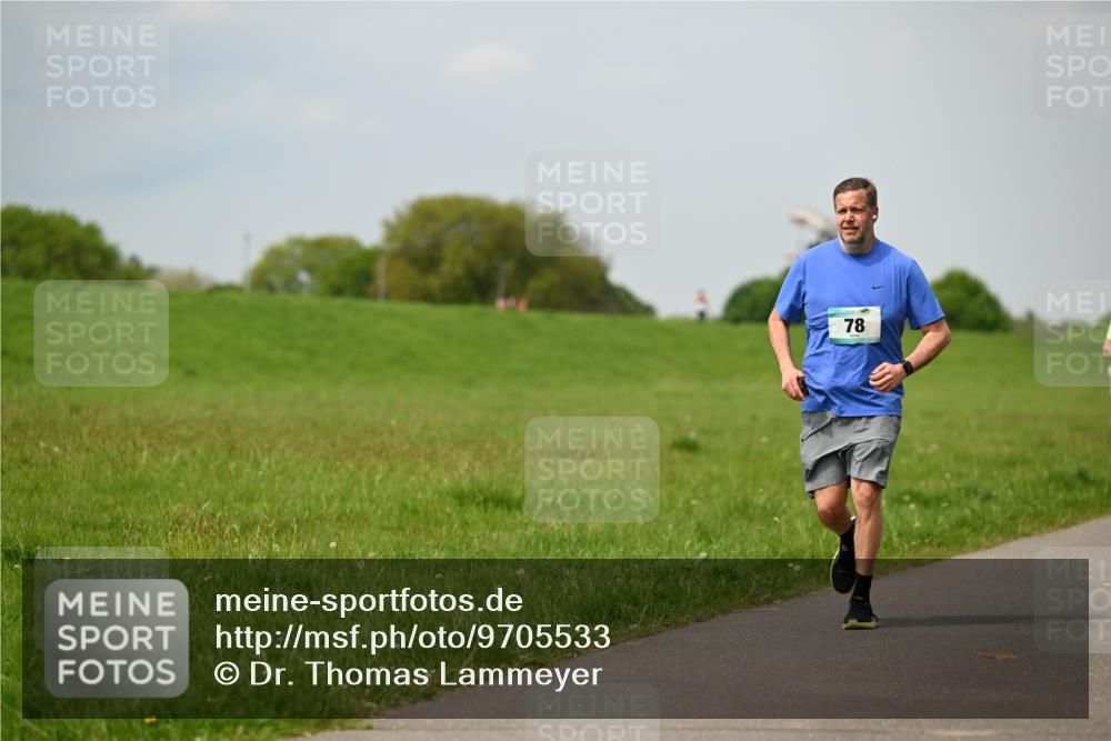 10.05.2026 - 8. Wedeler Halbmarathon Dr. Thomas Lammeyer http://msf.ph/oto/9705533 10.05.2026 11:54:35 Laufen  meine-sportfotos.de
