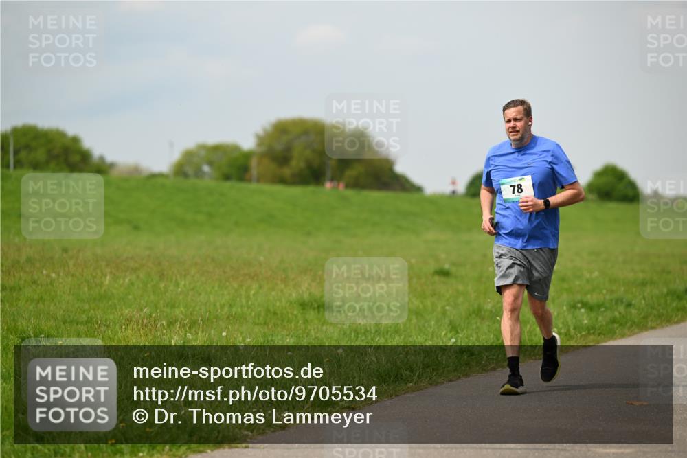 10.05.2026 - 8. Wedeler Halbmarathon Dr. Thomas Lammeyer http://msf.ph/oto/9705534 10.05.2026 11:54:35 Laufen  meine-sportfotos.de