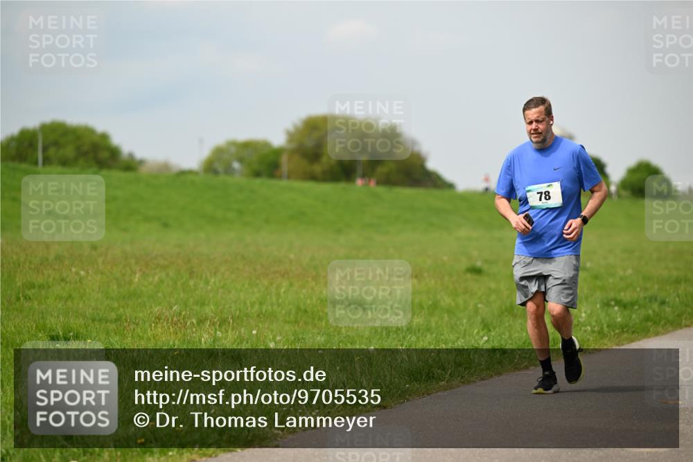 10.05.2026 - 8. Wedeler Halbmarathon Dr. Thomas Lammeyer http://msf.ph/oto/9705535 10.05.2026 11:54:35 Laufen  meine-sportfotos.de