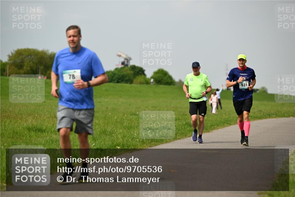 10.05.2026 - 8. Wedeler Halbmarathon Dr. Thomas Lammeyer http://msf.ph/oto/9705536 10.05.2026 11:54:37 Laufen 531 meine-sportfotos.de