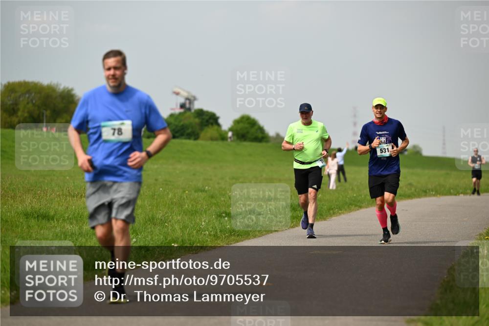 10.05.2026 - 8. Wedeler Halbmarathon Dr. Thomas Lammeyer http://msf.ph/oto/9705537 10.05.2026 11:54:36 Laufen 531 meine-sportfotos.de
