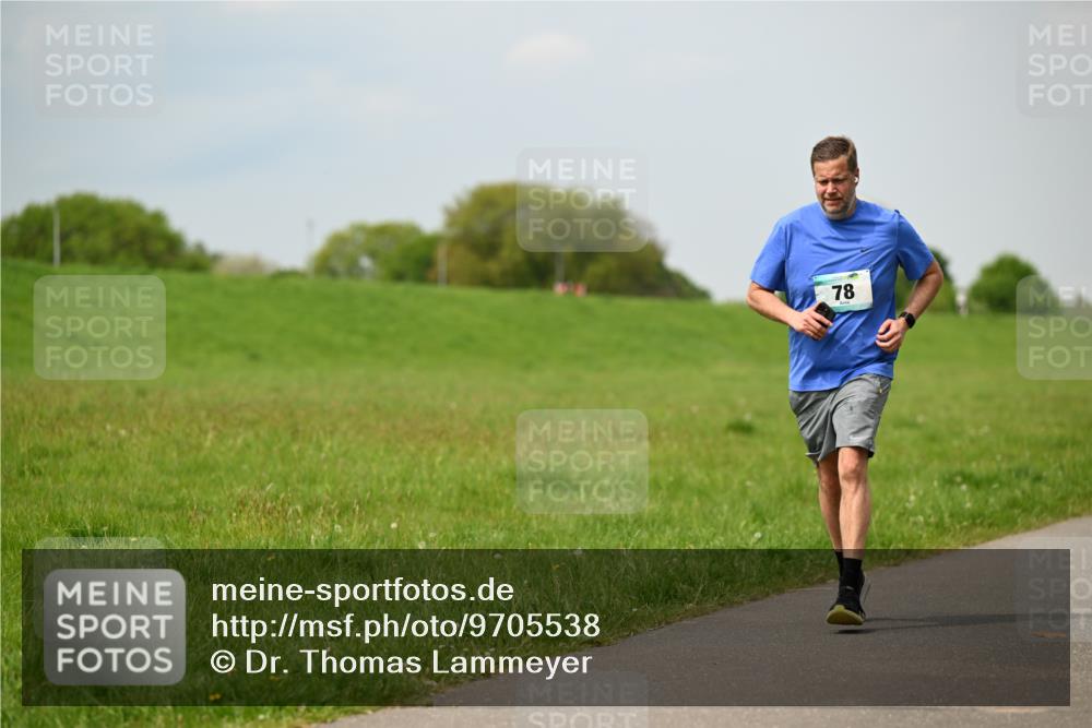 10.05.2026 - 8. Wedeler Halbmarathon Dr. Thomas Lammeyer http://msf.ph/oto/9705538 10.05.2026 11:54:36 Laufen  meine-sportfotos.de