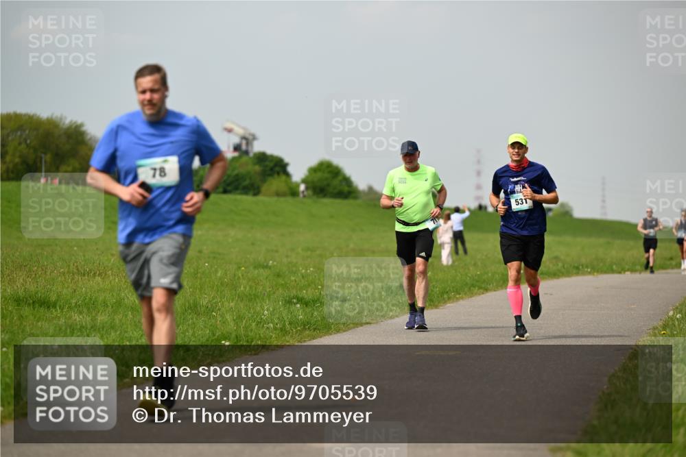 10.05.2026 - 8. Wedeler Halbmarathon Dr. Thomas Lammeyer http://msf.ph/oto/9705539 10.05.2026 11:54:36 Laufen 2026, 531 meine-sportfotos.de