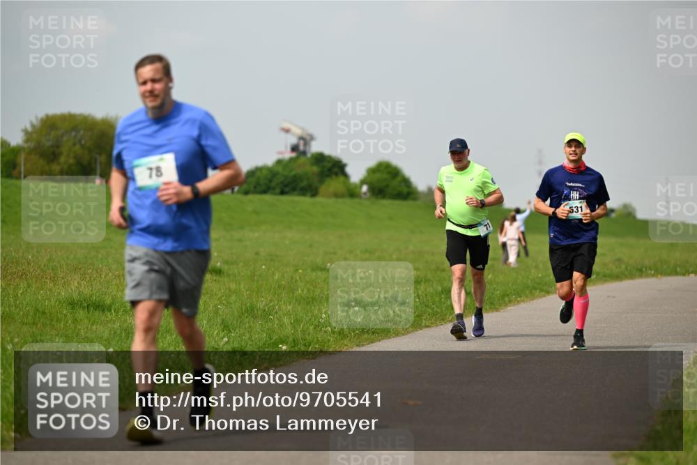 10.05.2026 - 8. Wedeler Halbmarathon Dr. Thomas Lammeyer http://msf.ph/oto/9705541 10.05.2026 11:54:37 Laufen 531 meine-sportfotos.de