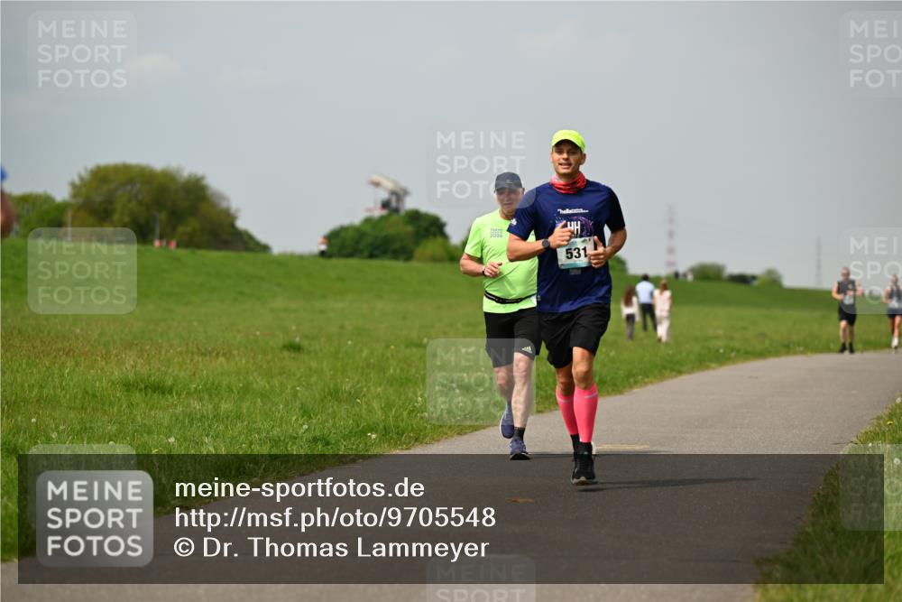 10.05.2026 - 8. Wedeler Halbmarathon Dr. Thomas Lammeyer http://msf.ph/oto/9705548 10.05.2026 11:54:39 Laufen 2026, 531 meine-sportfotos.de