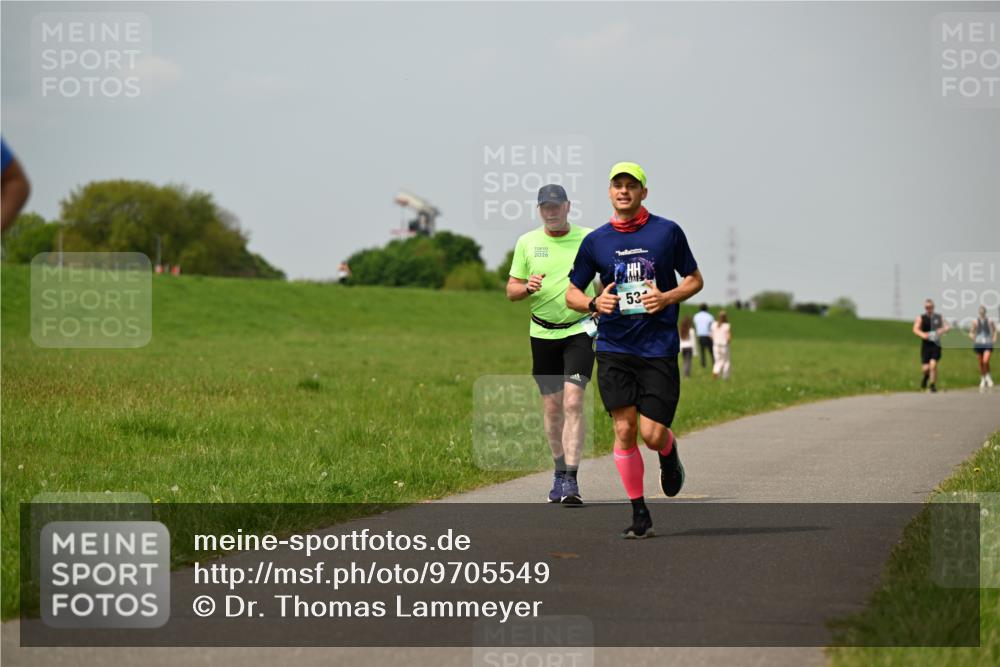 10.05.2026 - 8. Wedeler Halbmarathon Dr. Thomas Lammeyer http://msf.ph/oto/9705549 10.05.2026 11:54:38 Laufen 2026 meine-sportfotos.de