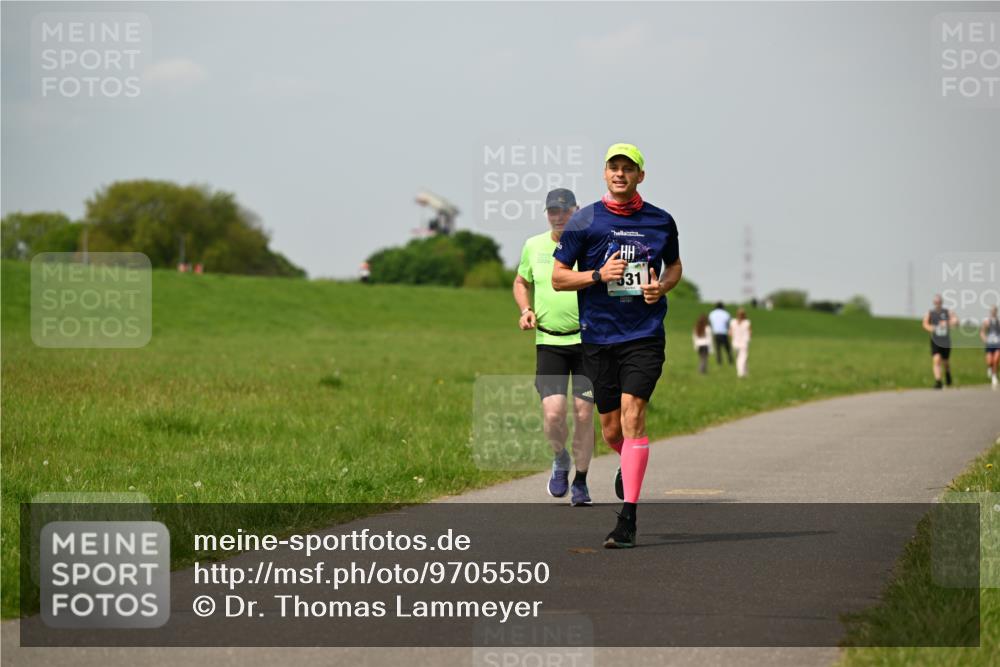 10.05.2026 - 8. Wedeler Halbmarathon Dr. Thomas Lammeyer http://msf.ph/oto/9705550 10.05.2026 11:54:39 Laufen 2026, 531 meine-sportfotos.de